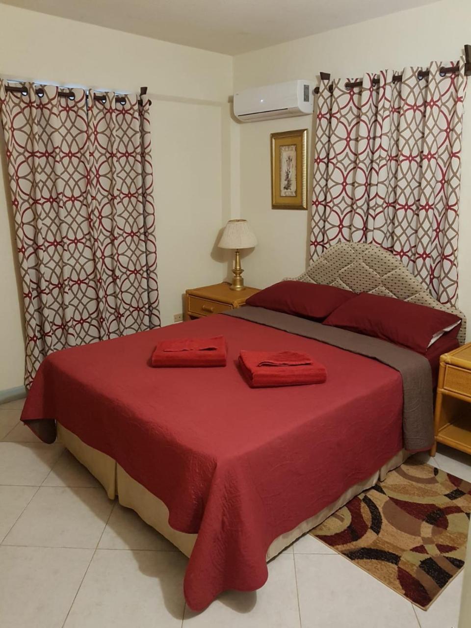 Breezy Apts Saint Philip Extérieur photo