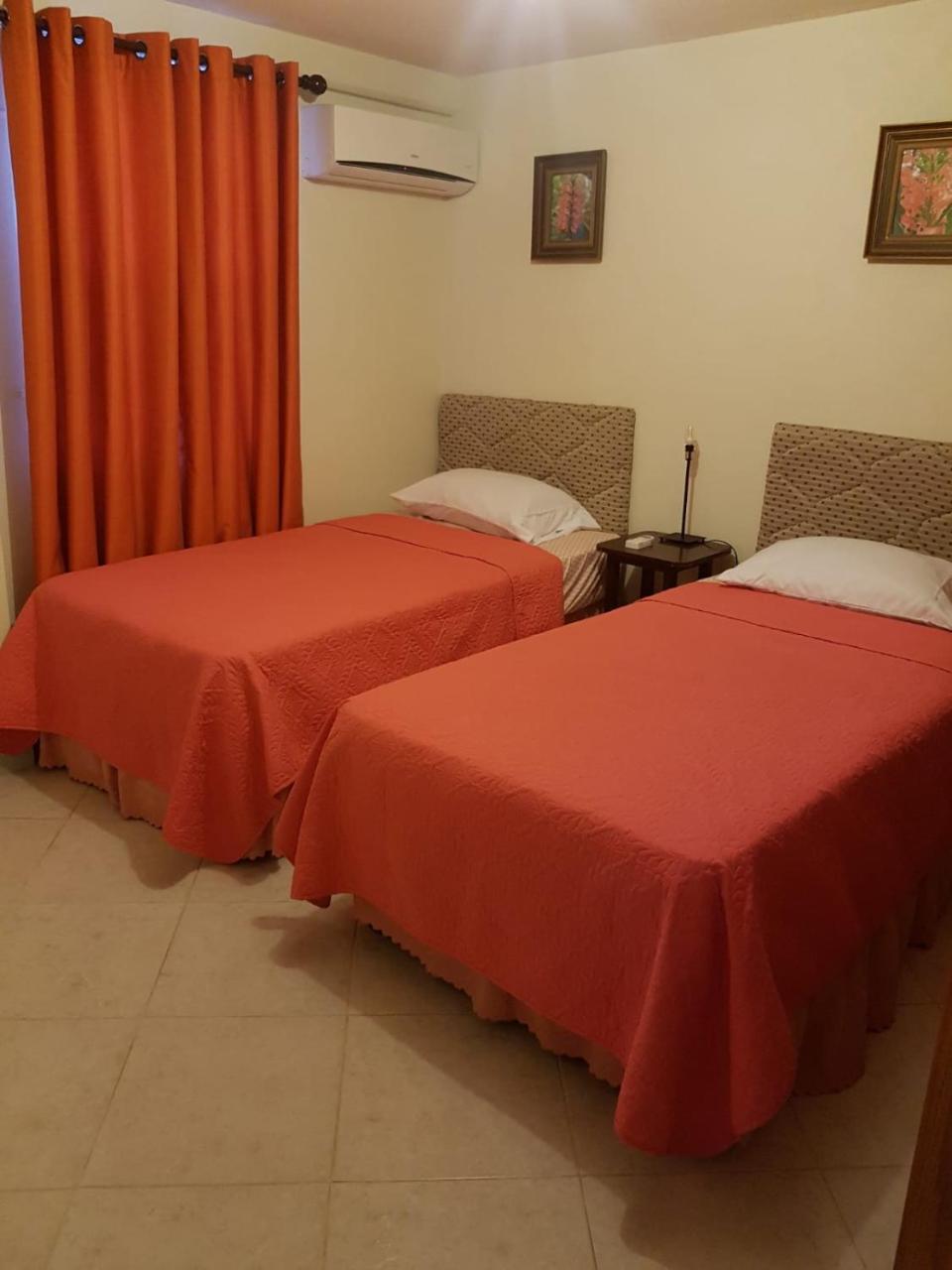 Breezy Apts Saint Philip Extérieur photo